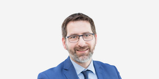 Photo of Prof. Dr. Thomas Hartmann.