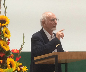 Photo of Univ.-Prof. Dr.-Ing. Walter Seele.